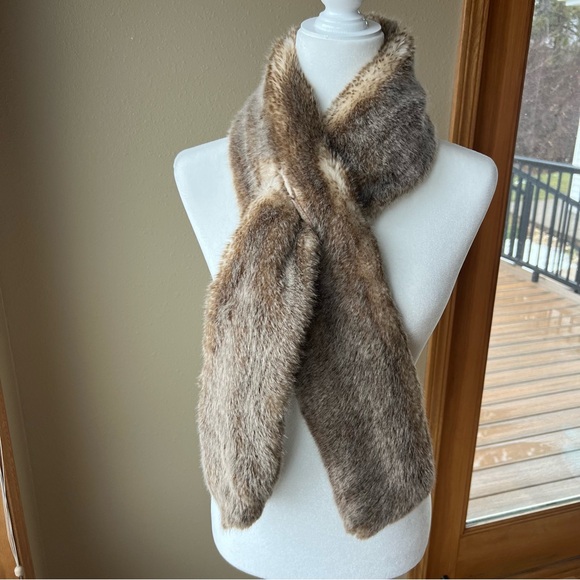 Restoration Hardware Faux Fur Scarf Winter Wrap Brown Chic Feminine Classy - Picture 4 of 12